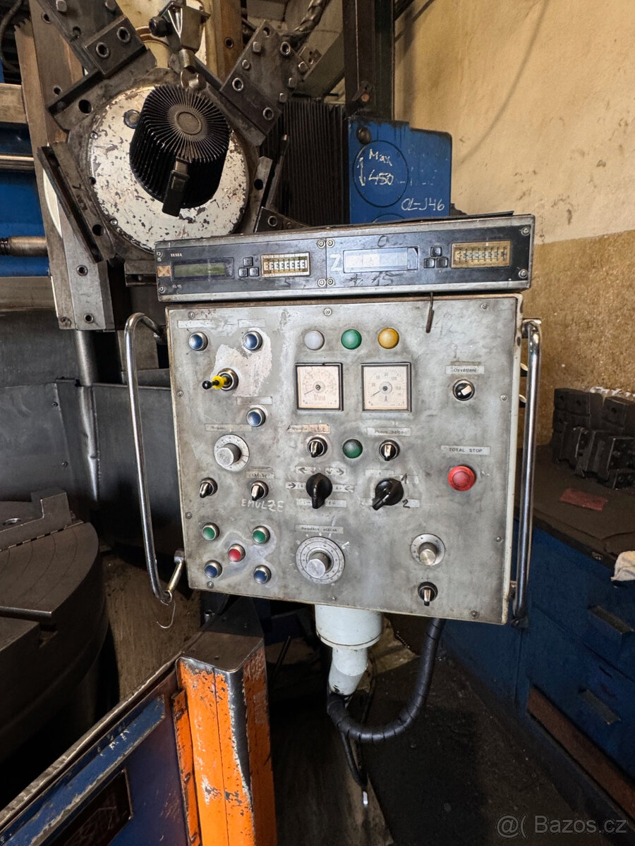 Karusel jednostojanový SKJ 10 - 2