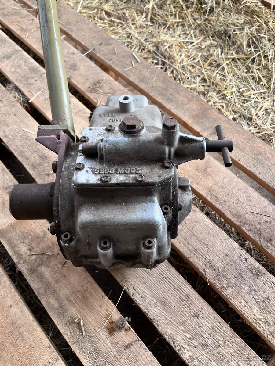 Prodám reduktor mlátícího bubnu fortschritt - 2