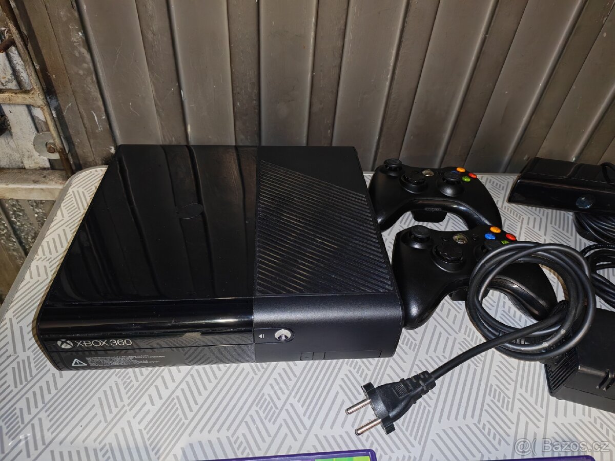 Xbox 360 slim E - 2