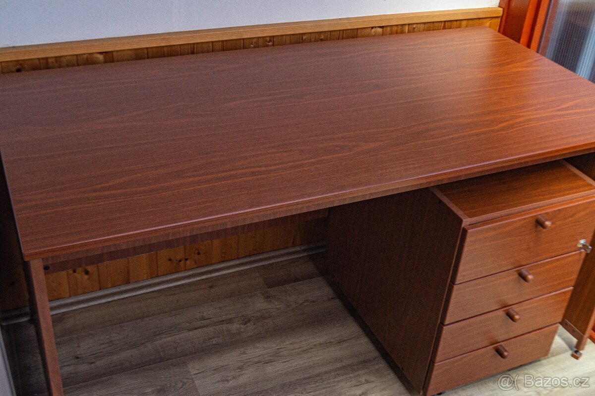 Kancelářský stoly - 2