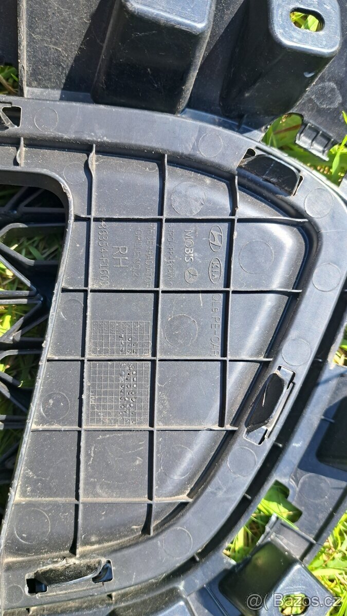 Prodam přední Masku na Kia Sportage - 2