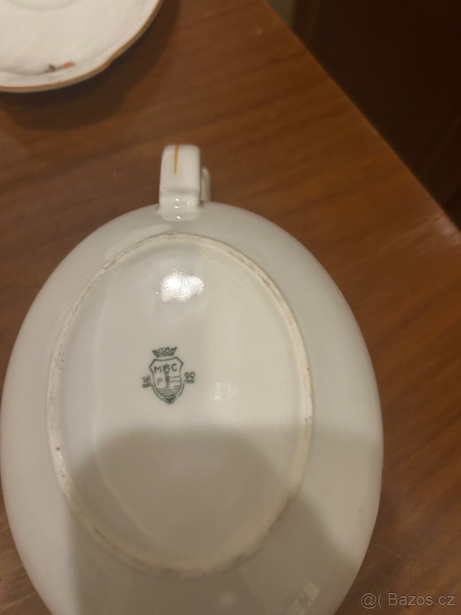 Starožitná rodinná sada nádobí MCP - 2