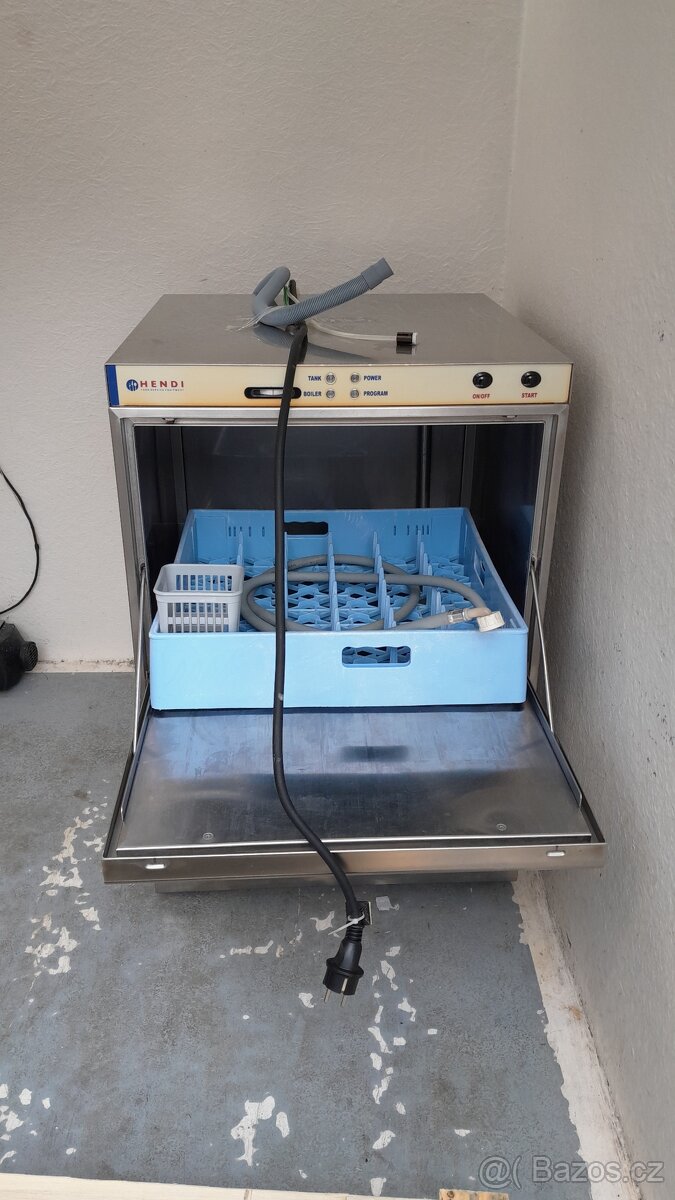 Profesionální Myčka na nádobí HENDI - 2
