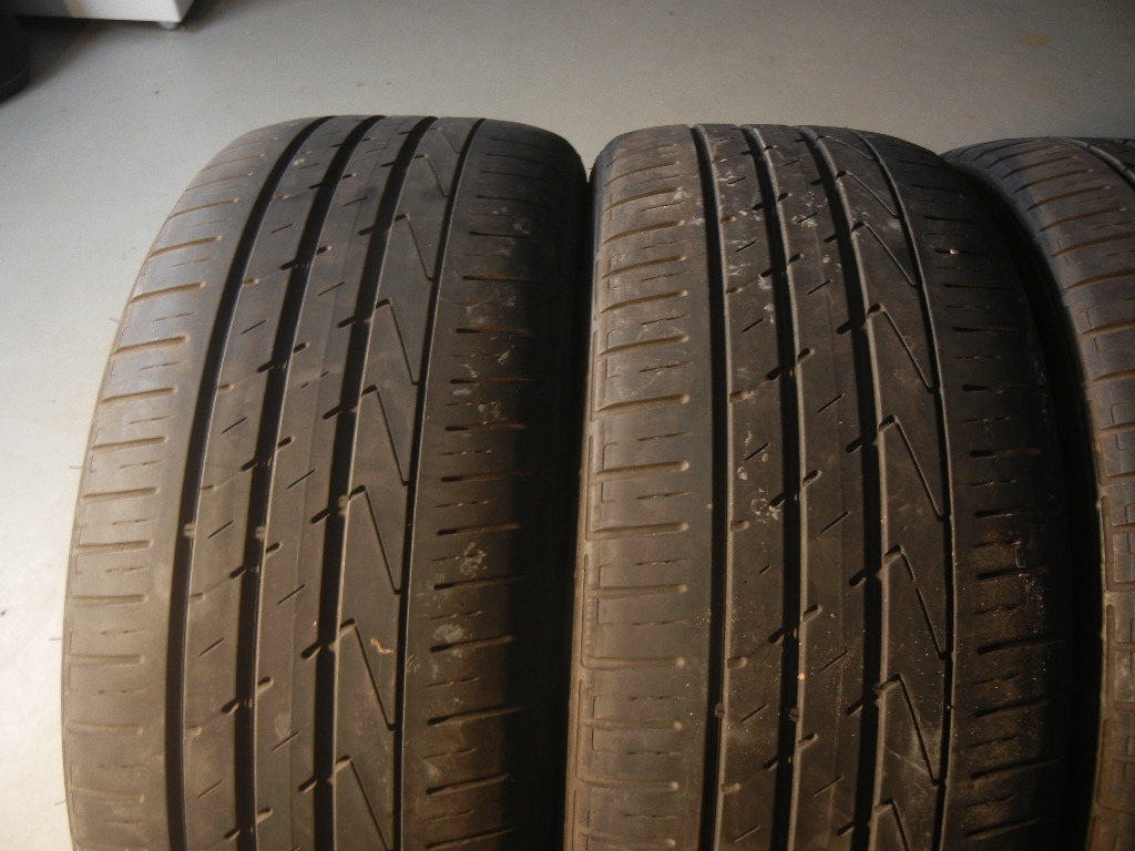 Letní pneu Hankook 235/50R19 - 2
