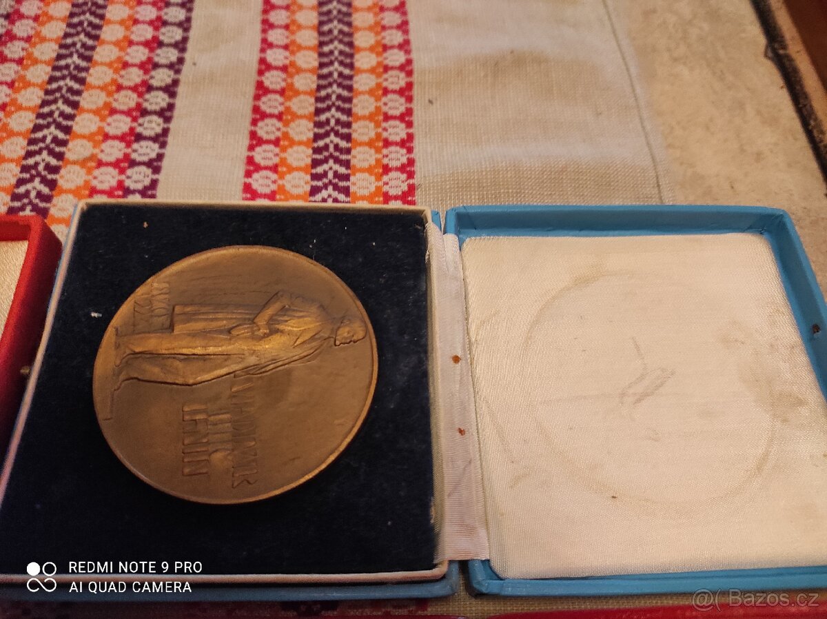 Plakety s medajle - 2