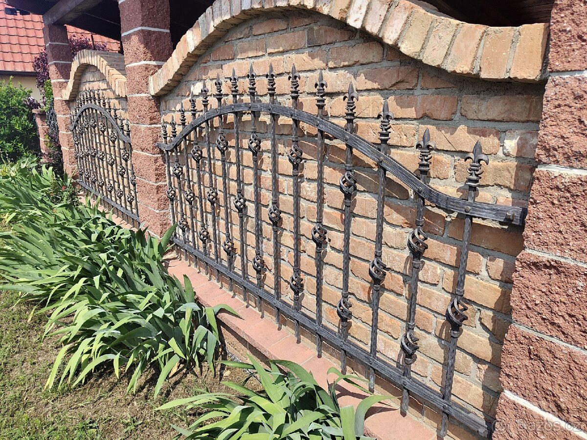 Kovaný plot - 2