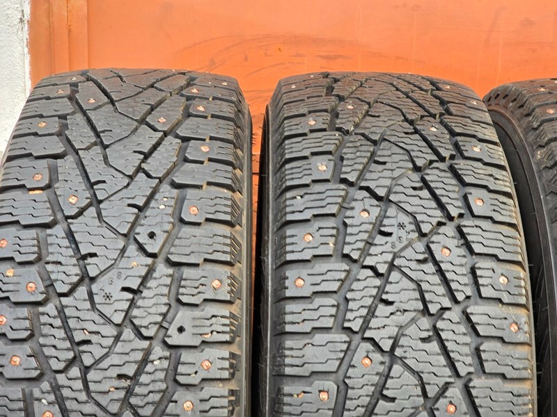 Zimní Nokian 225/70/15C - 2