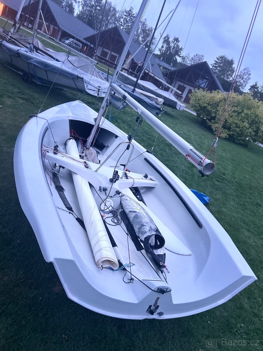 Plachetnice RS400 - 2