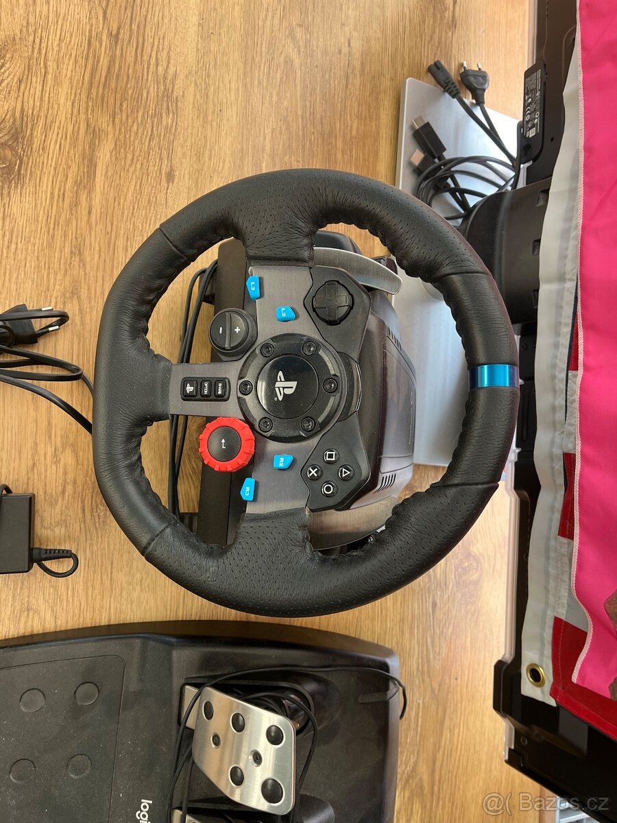 Logitech G29 + řadící páka - 2