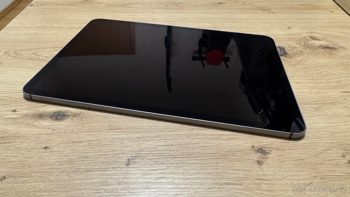 Apple iPad Pro 11" 64GB, WiFi + SIM, 5200Kč - 2