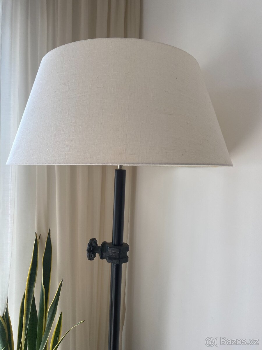 VELKÁ LITINOVÁ LAMPA - 2