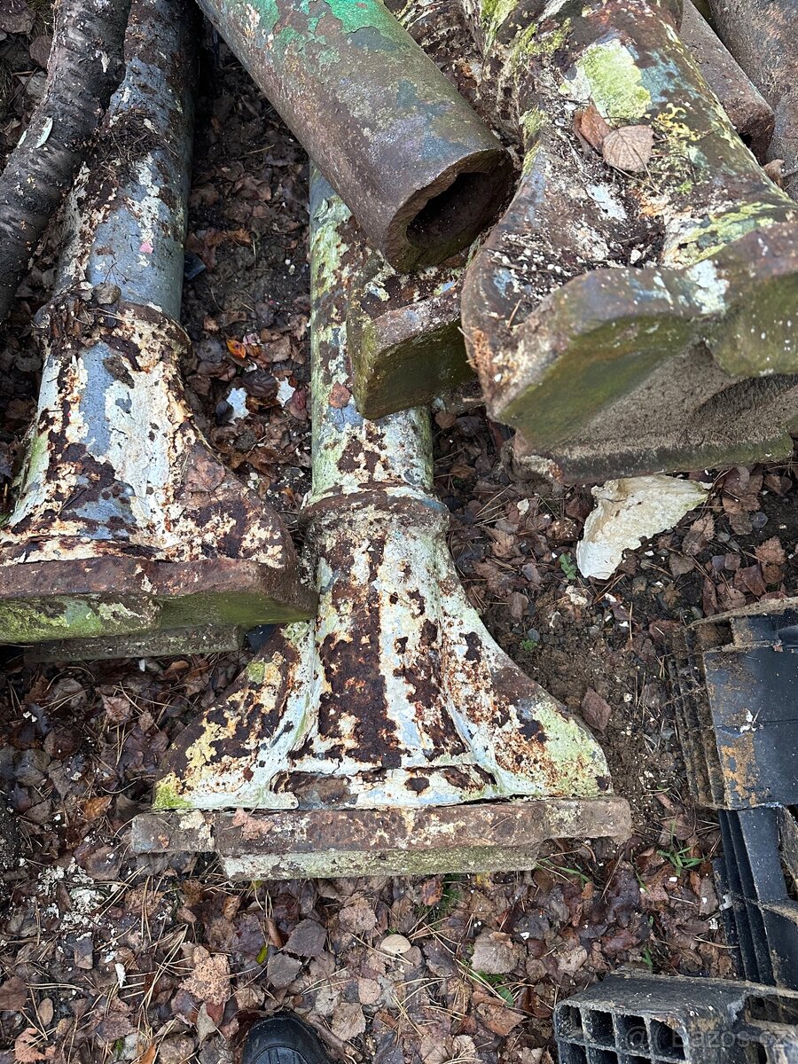 Staré litinové sloupy - 2