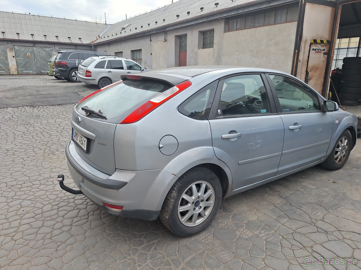 Focus 1.6 85kw benzín. Na díly - 2