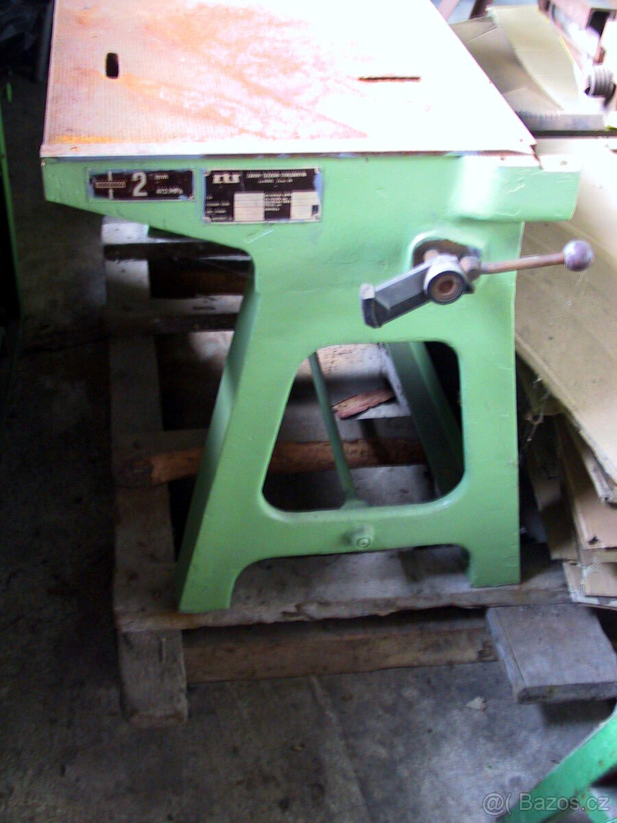 Tabulové nůžky pákové - 2