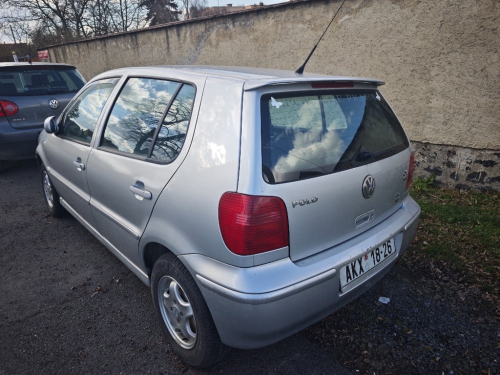 Volkswagen Polo - 2