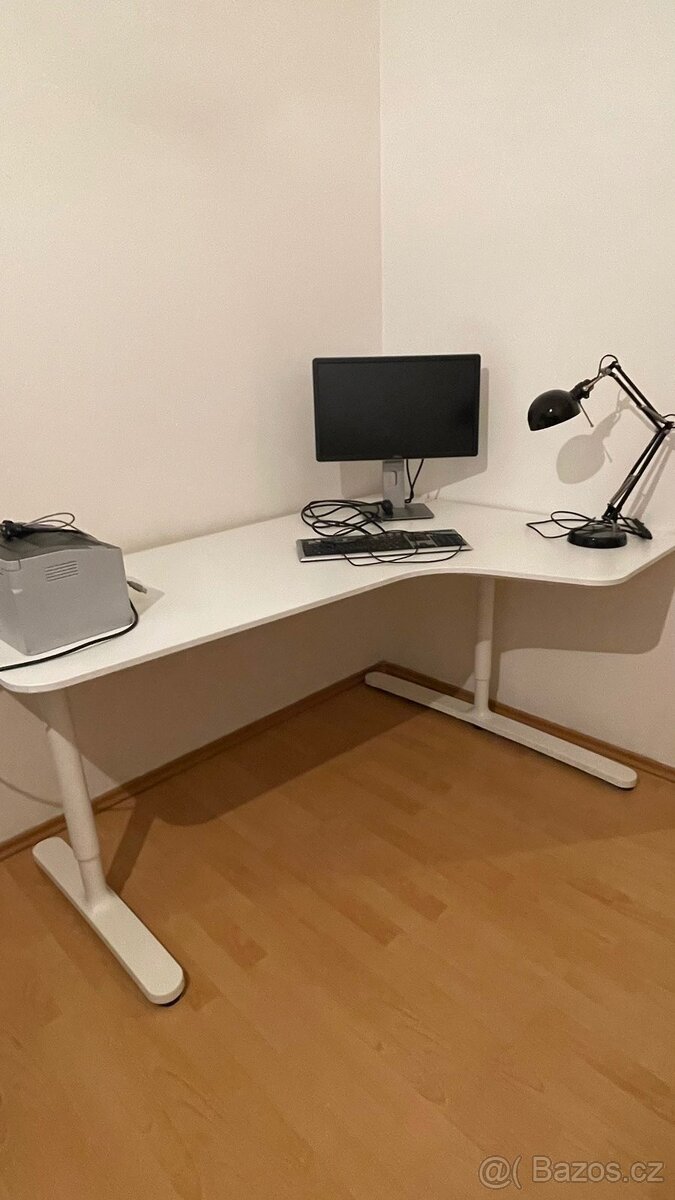 Kancelářský stůl - 2