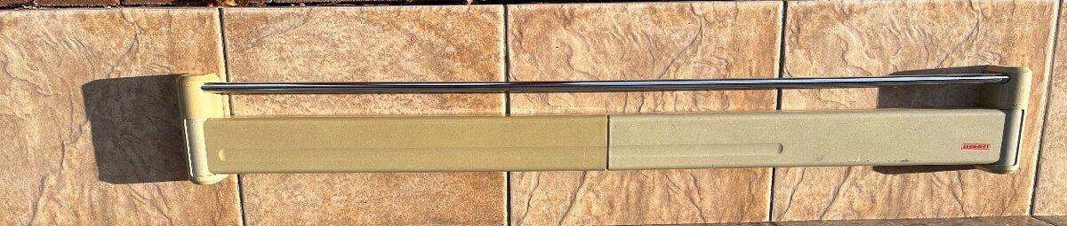 Věšák Leifheit na stěnu výsuvný - 2