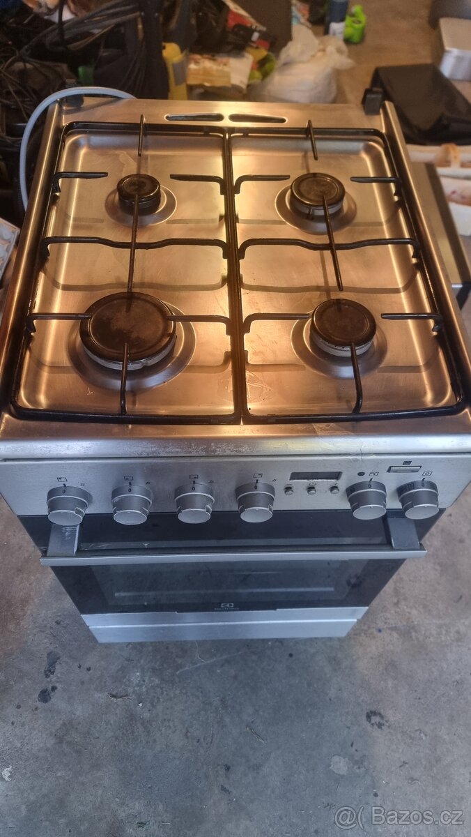 Nerezový sporák Electrolux - 2