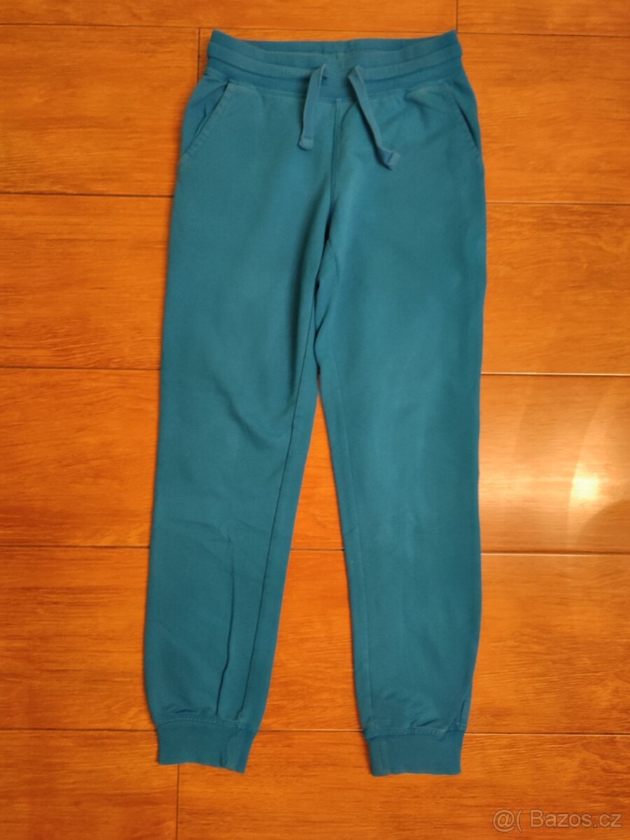 Tepláky chlapecké 146/152 v perfektním stavu - 2