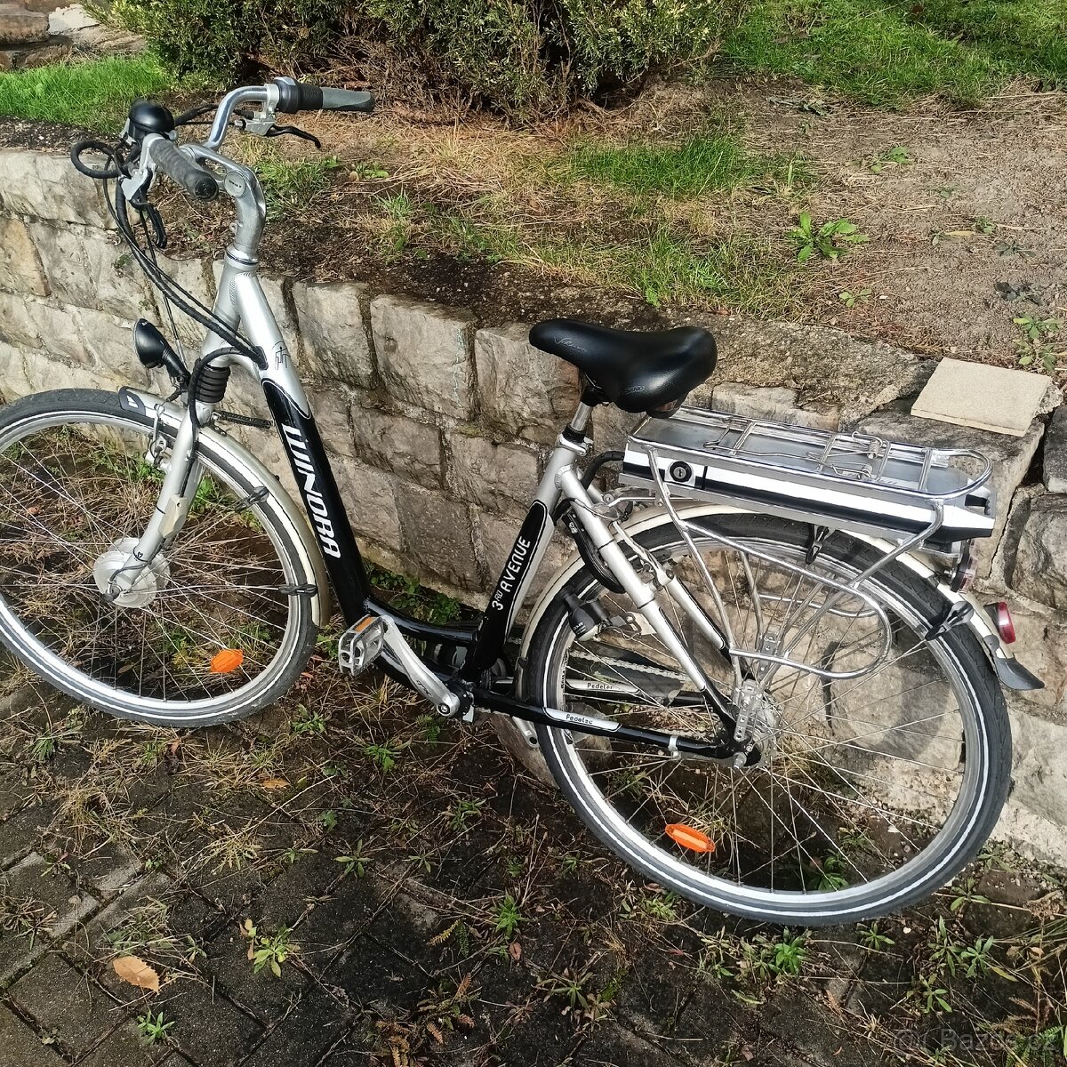 Dámské elektrokolo. - 2