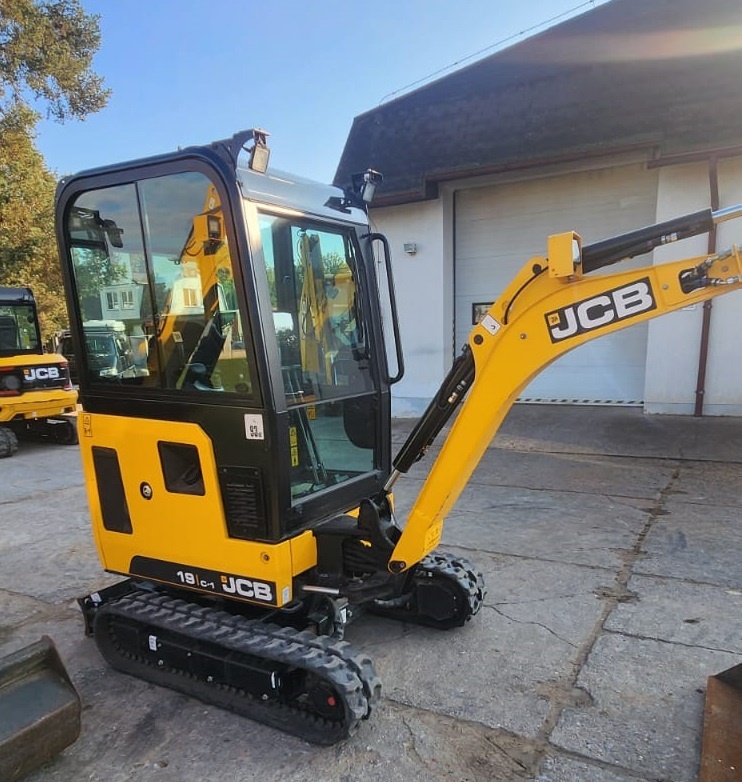 Demonstrační JCB 19C 220mth, hydraulická svahovka - 2