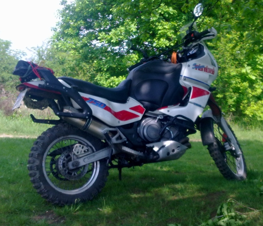 Yamaha Super Ténéré XTZ 750 – bez investic, připravena na ce - 2
