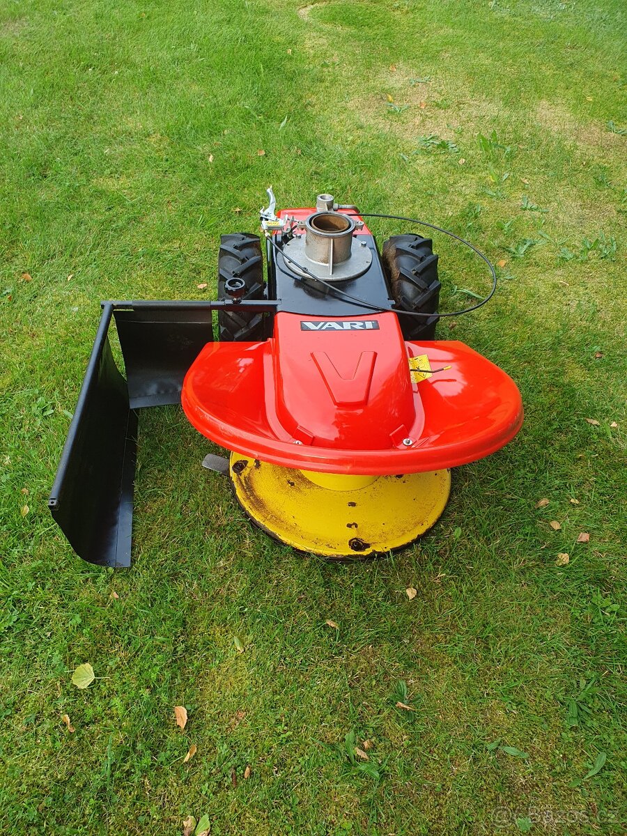 Prodám českou bubnovou sekačku Vari, málo používaná - 2