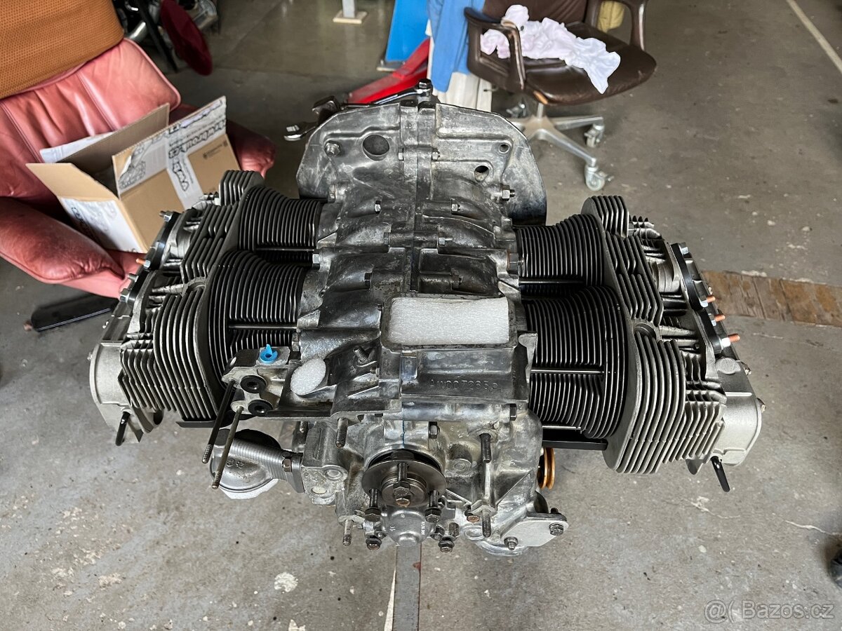 VOLKSWAGEN TRANSPORTER T2 - 2