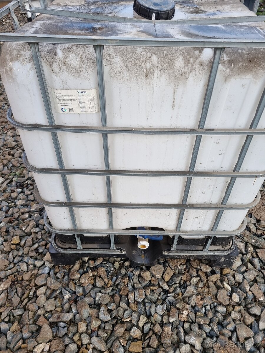 Prodam IBC 1000l nádobu - 2