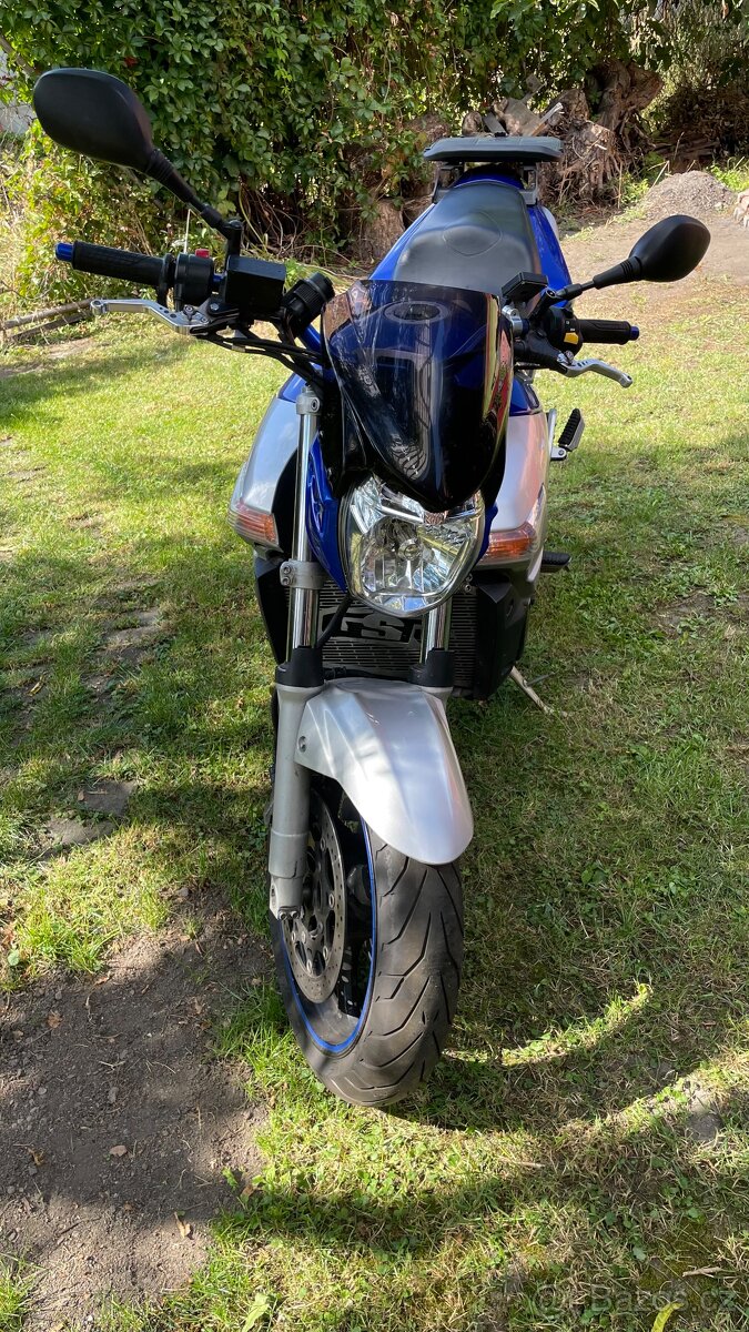 SUZUKI GSR 600 - 2
