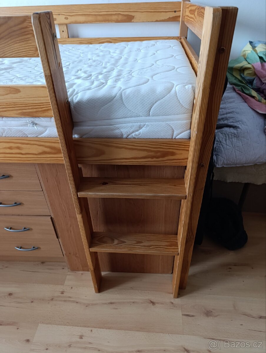 Prodám dětskou patrovou postel masív - 2