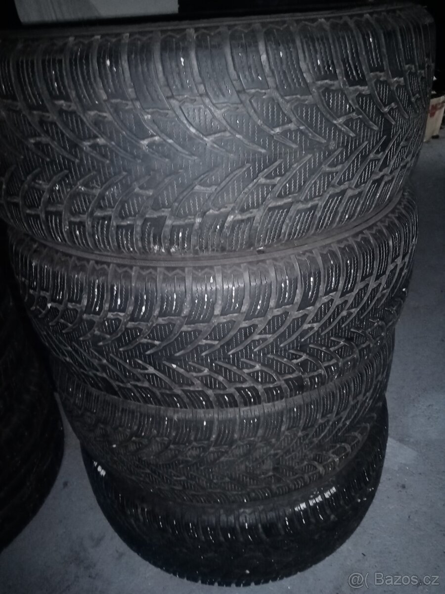 Nokian 235/60R17 - 2
