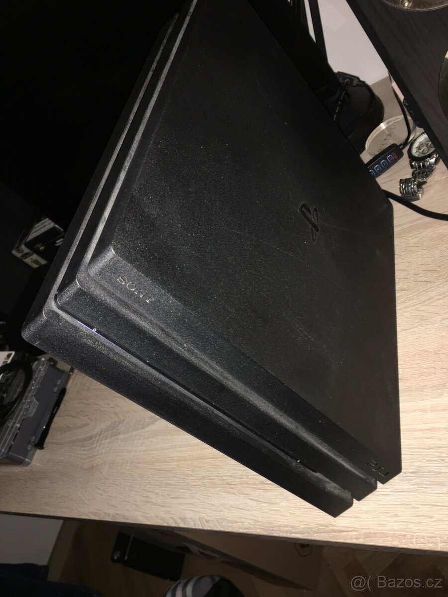 Playstation 4 PRO - 2