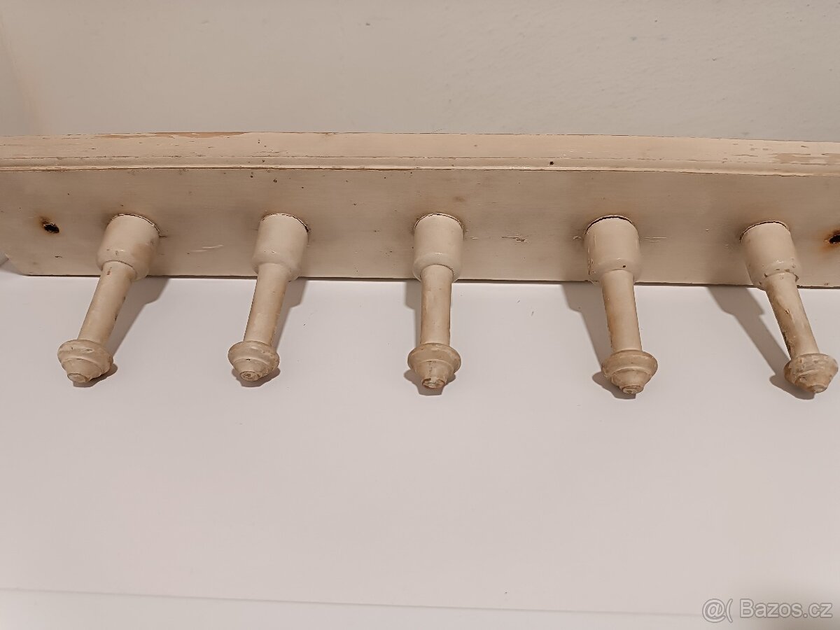 Retro dřevěný věšák na zeď - 2