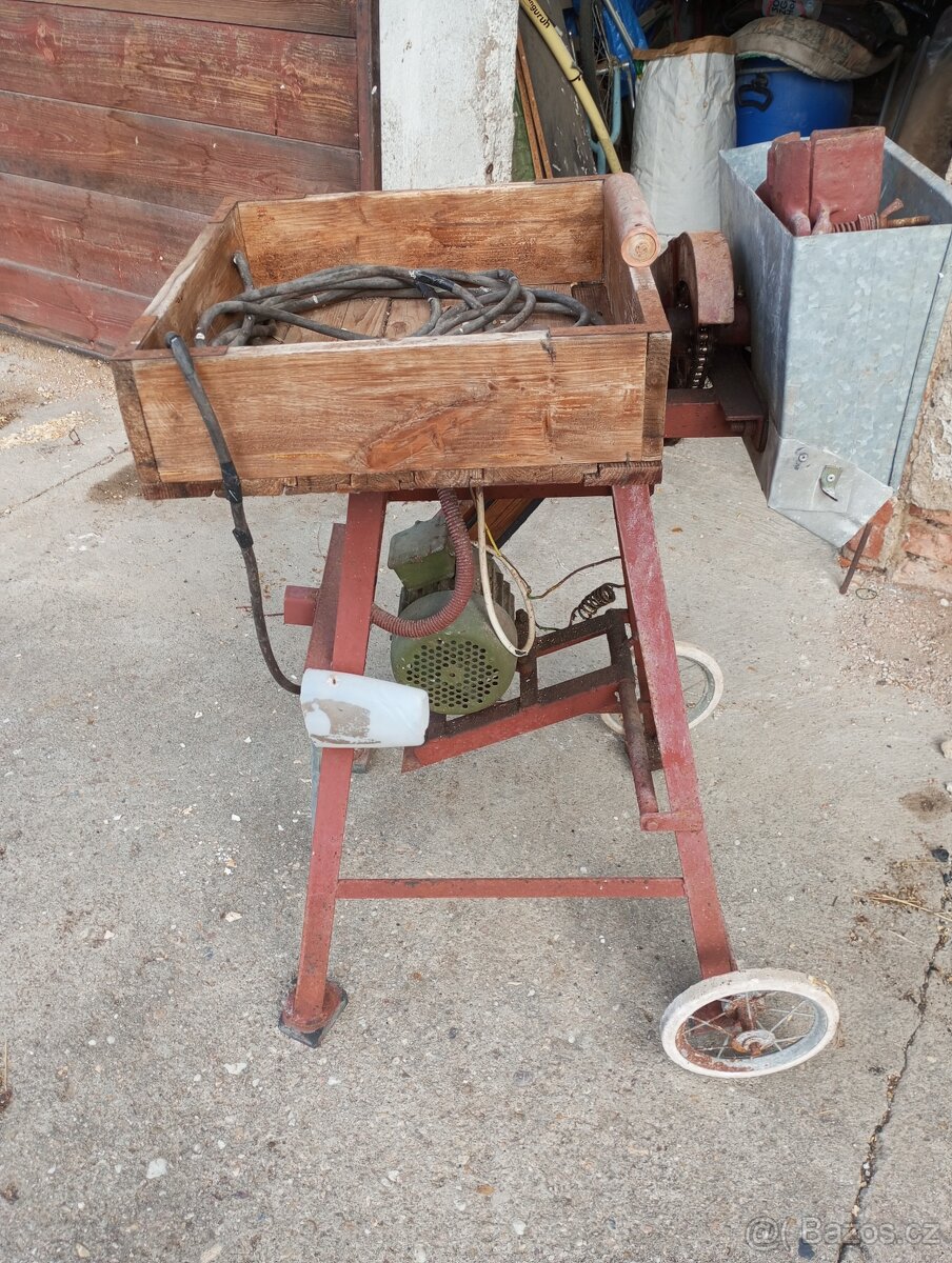 prodám elektrický odzrnovač kukuřice - 2