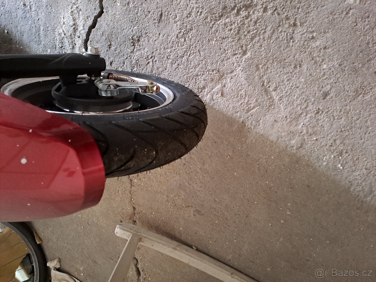 ELEKTRICKÁ TŘÍKOLKA SELVO 31000Li (s lithiovou baterií) - 2