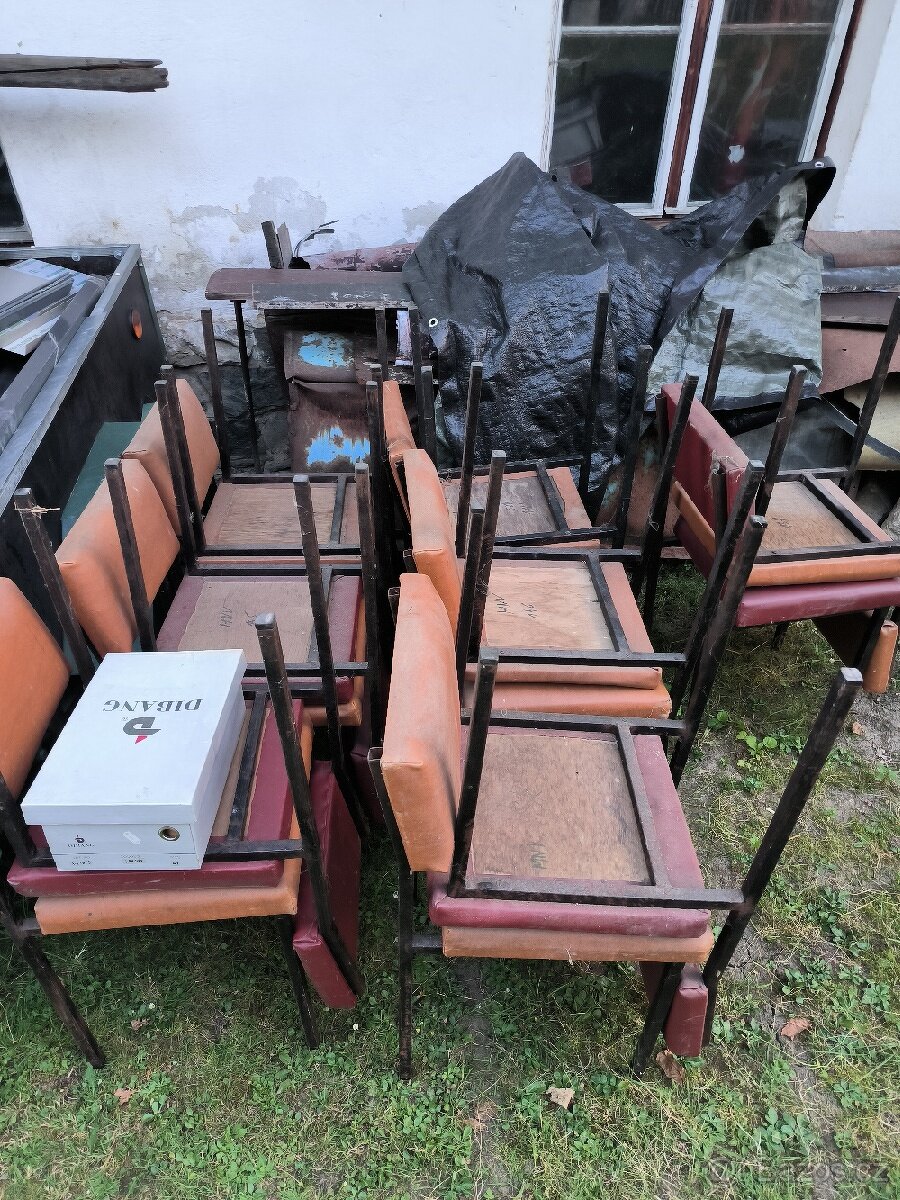 Kovové židle s červeným a hnědým polstrováním - 2