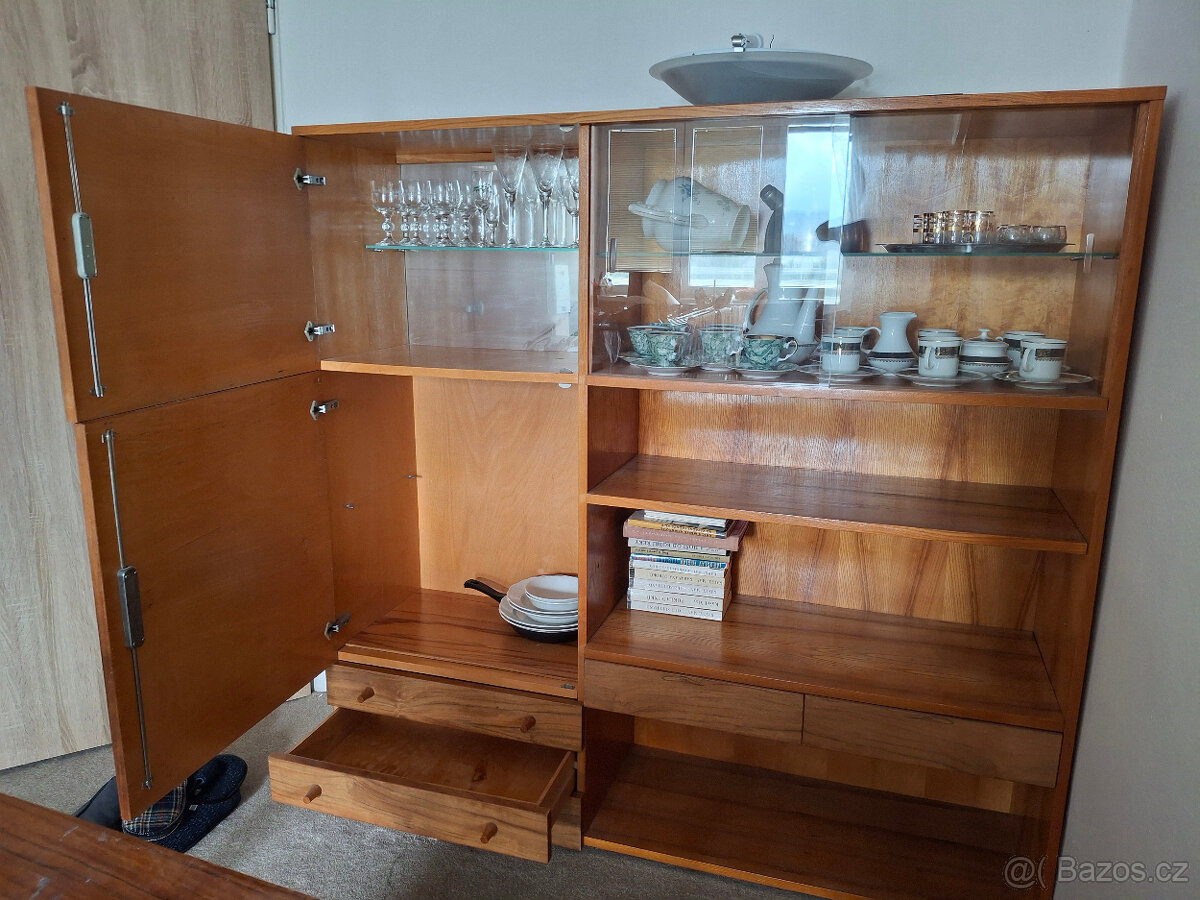 4 židle, stůl, sekretář - 2