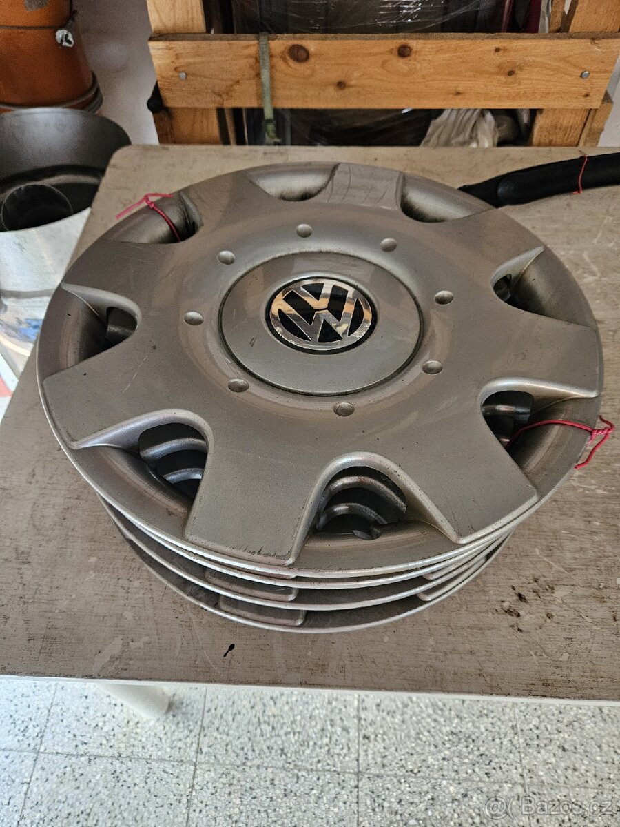 Poklice Volkswagen R16 - 2