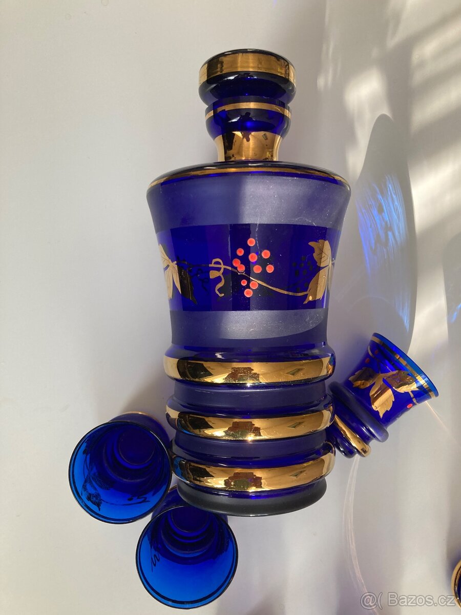 Karafa z modrého skla - 2