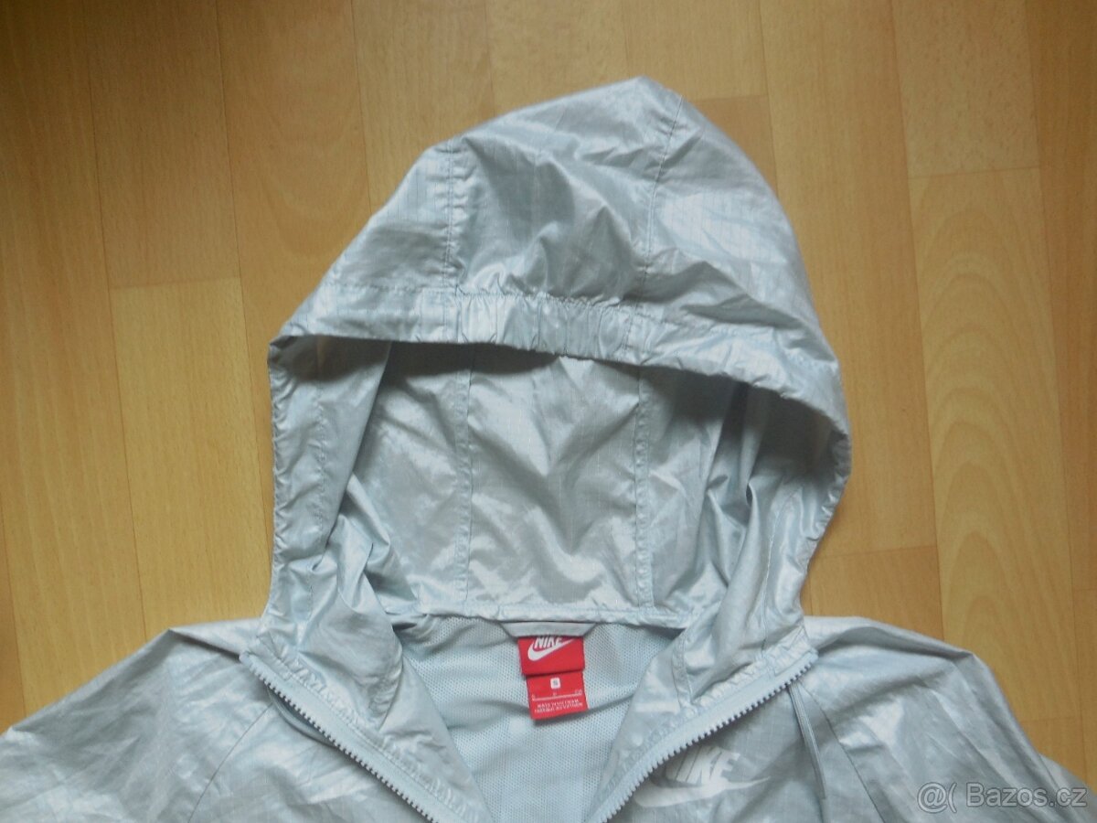 dámská Nike bilošedá bunda,slabá šustka podzim kapuce S/M - 2