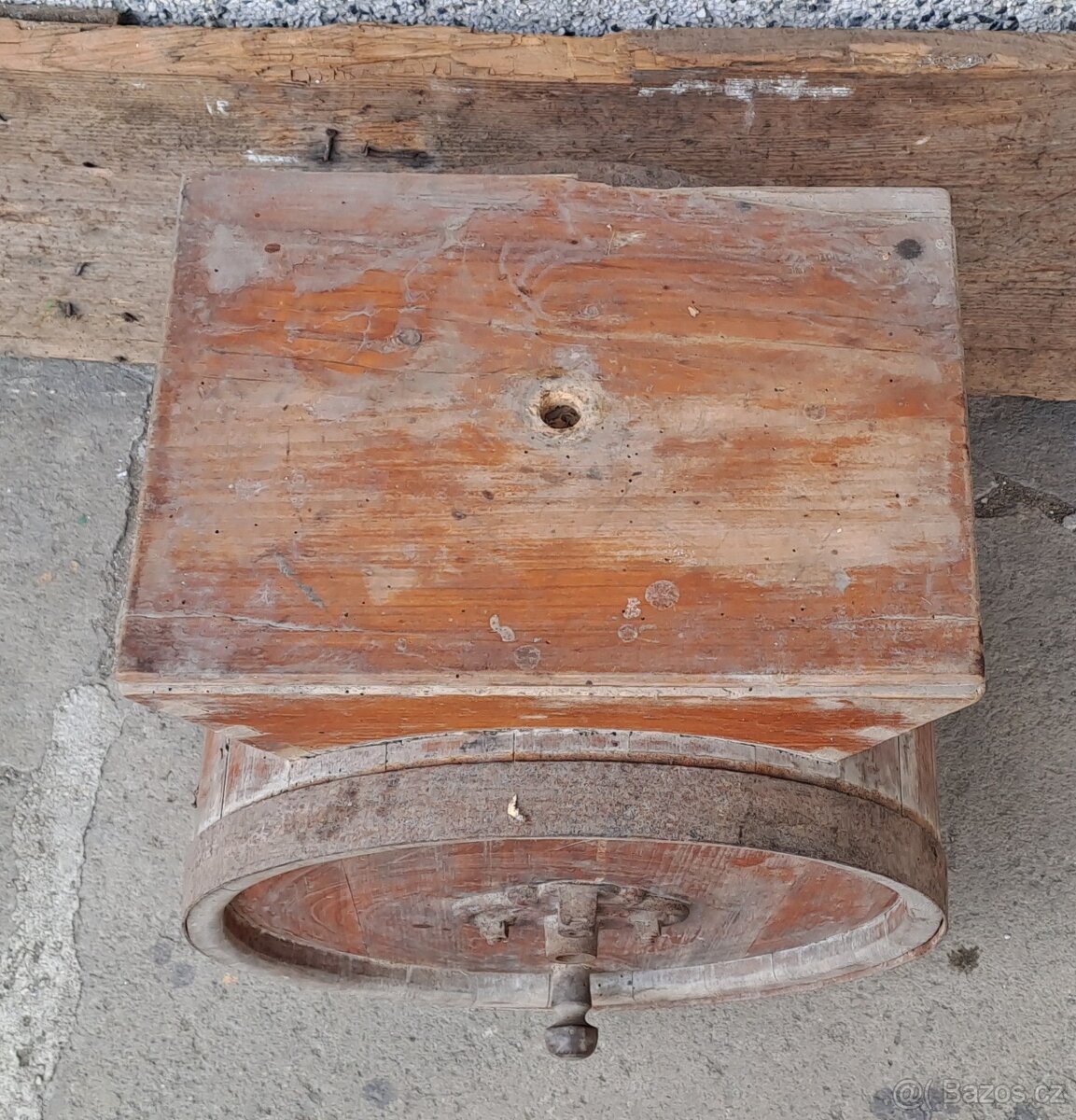 Starožitná dřevěná máselnice - 2
