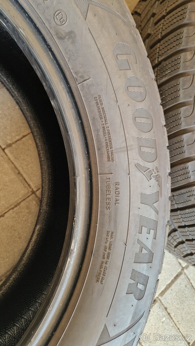 Zimní sada pneu 255/55R19 GOOD YEAR - 2