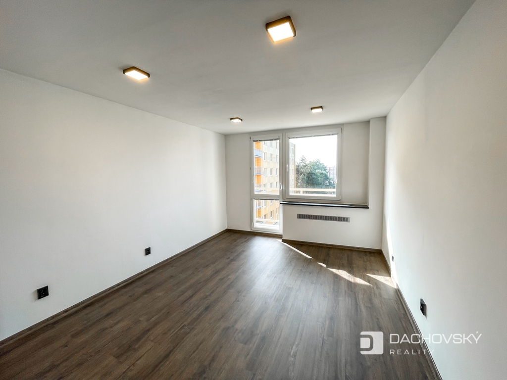 Prodej bytu 1+kk 30 m², Pardubice - Studánka - 2