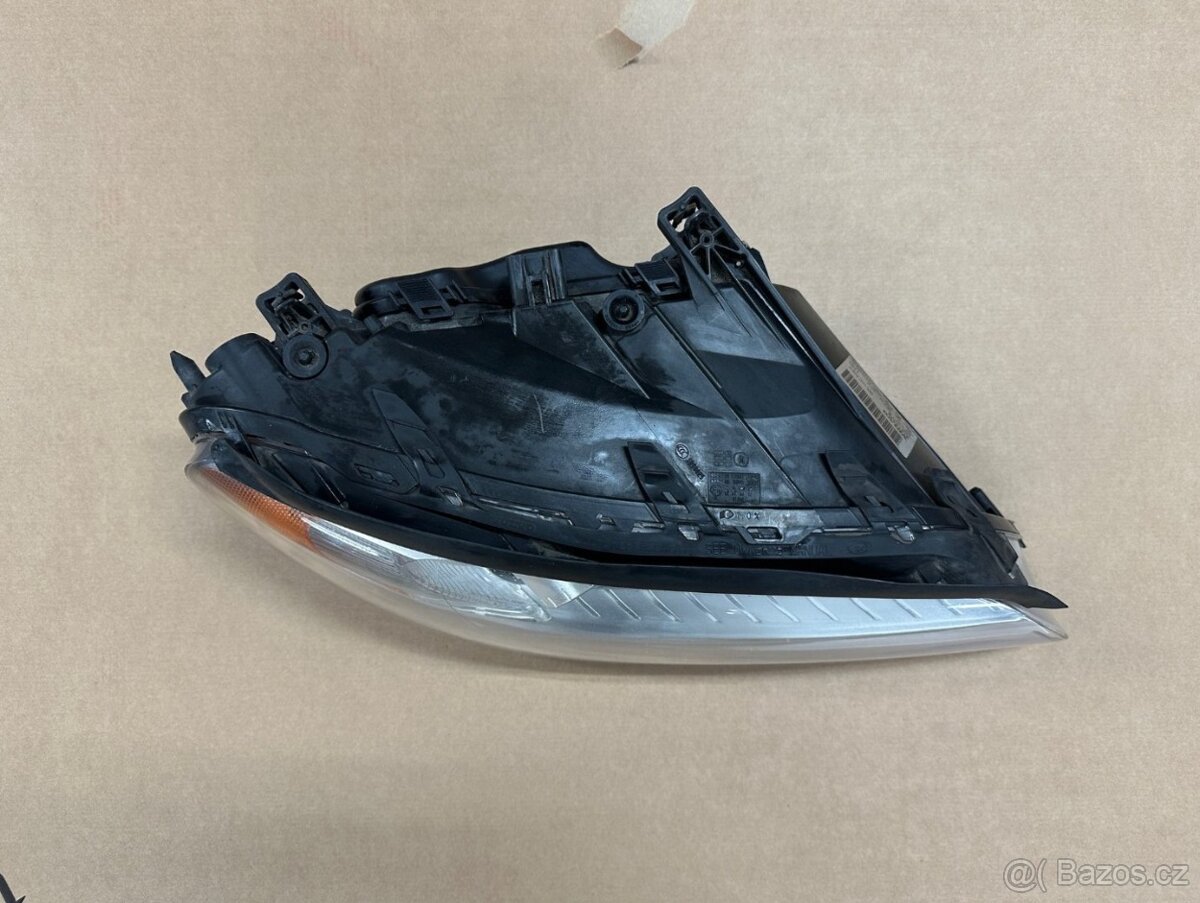 PRAVÁ PŘEDNÍ LAMPA VOLVO S80 II V70 III - 2