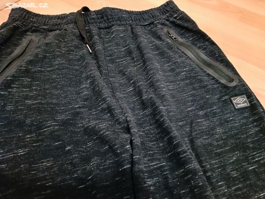 Chlapecké tepláky UMBRO vel. M - 2