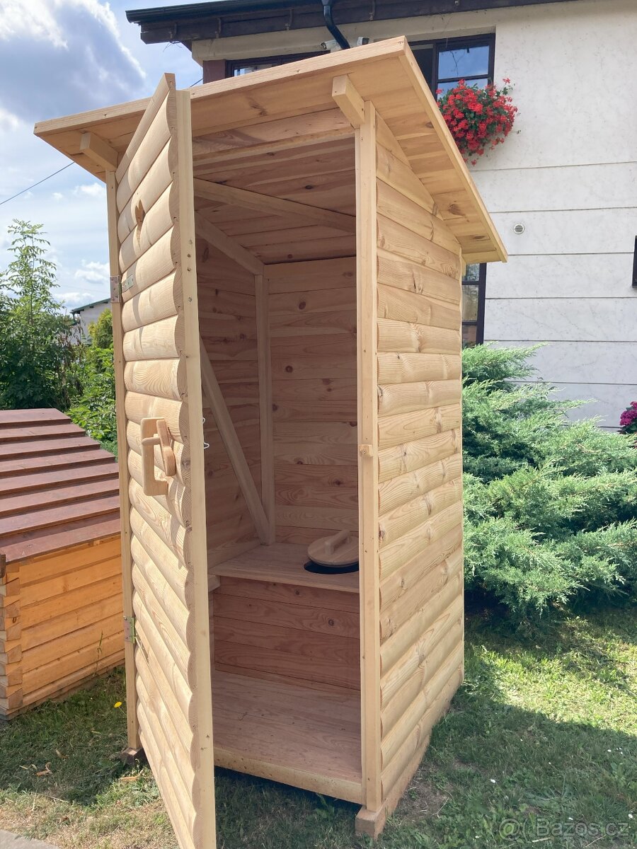 Srubová kadibudka - WC - 2
