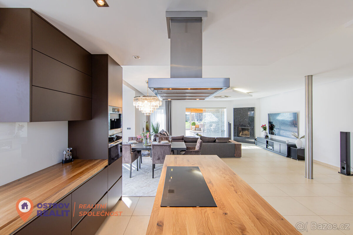 Prodej, rodinný dům s wellness, jezírkem, pozemek 1034 m2, Š - 2