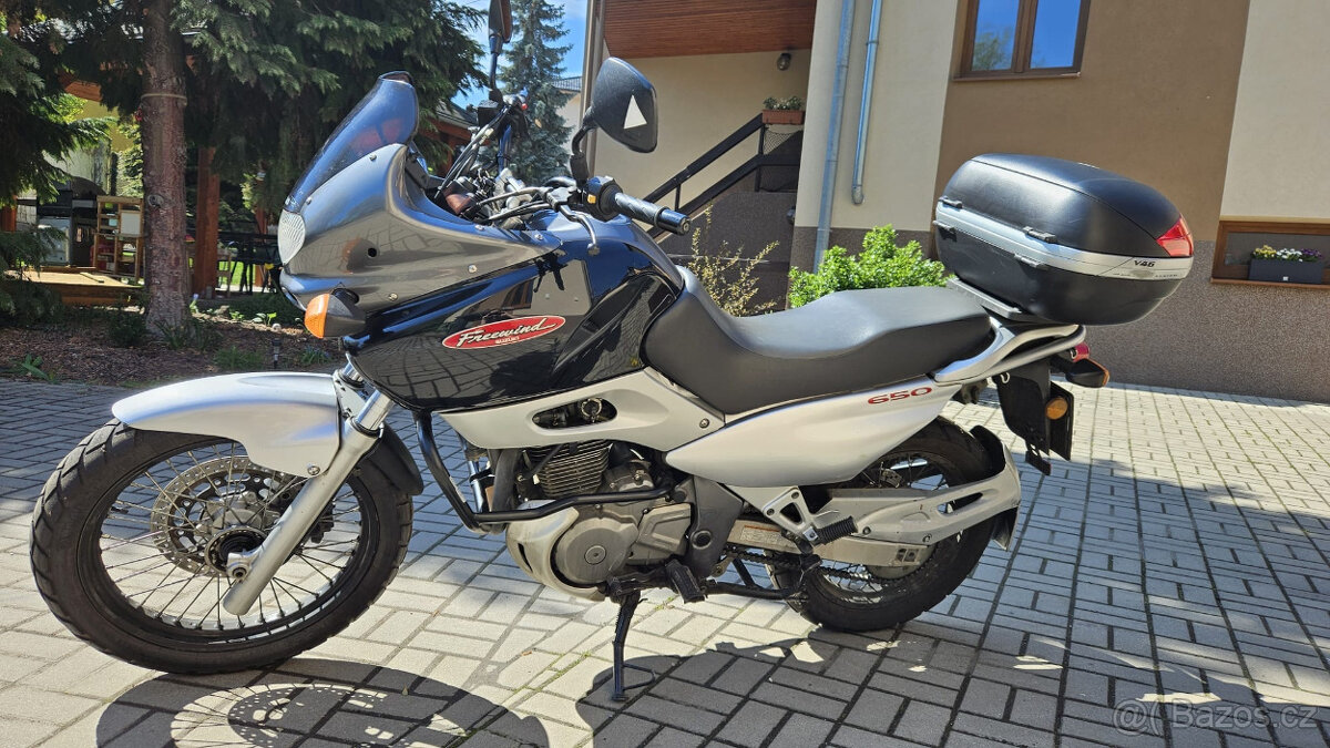 Suzuki XF650 Freewind
