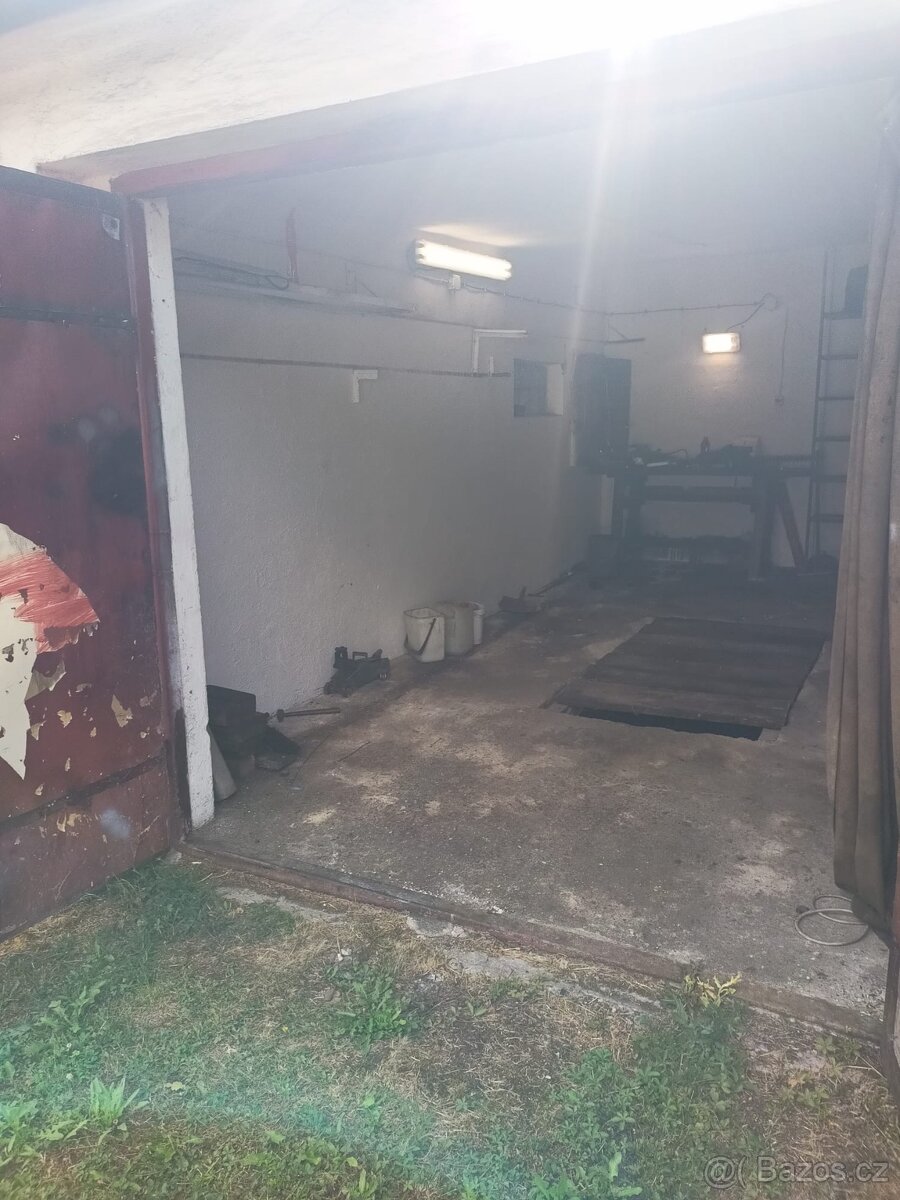 Prodám Garáž - 2